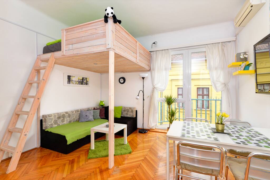 Living room with sofa-bed and blacony + Air conditioning