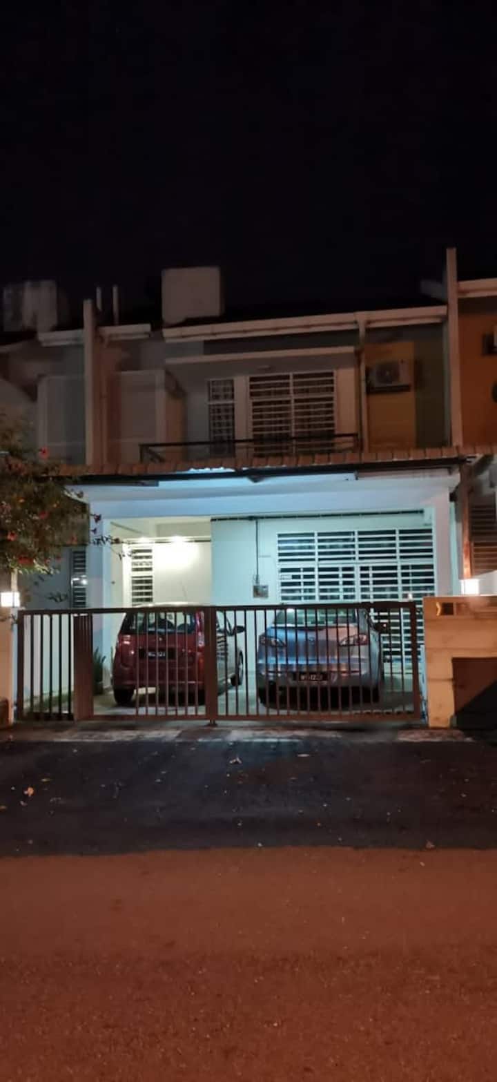 Muslim Homestay Puncak Batang Kali Guesthouse Houses for Rent in