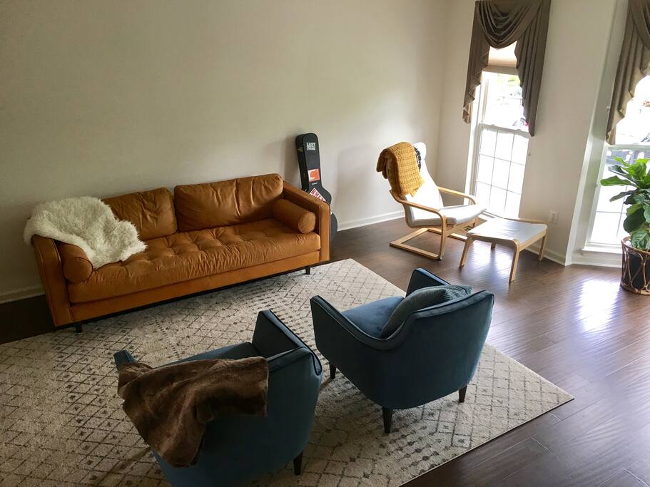 Casual and roomy - feel at home with the whole family.