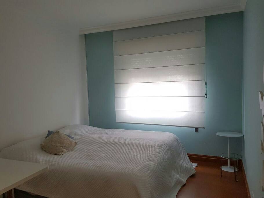 Quarto V - luminosidade