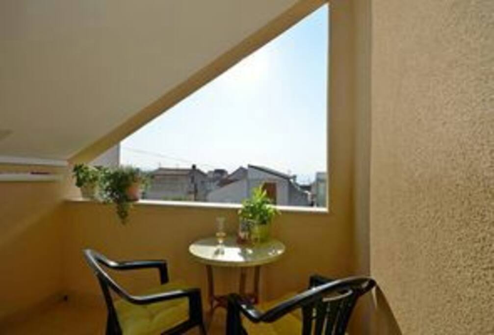 balcony with see view