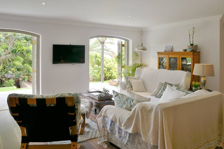 Everview Garden, 10min from beach gallery image 5