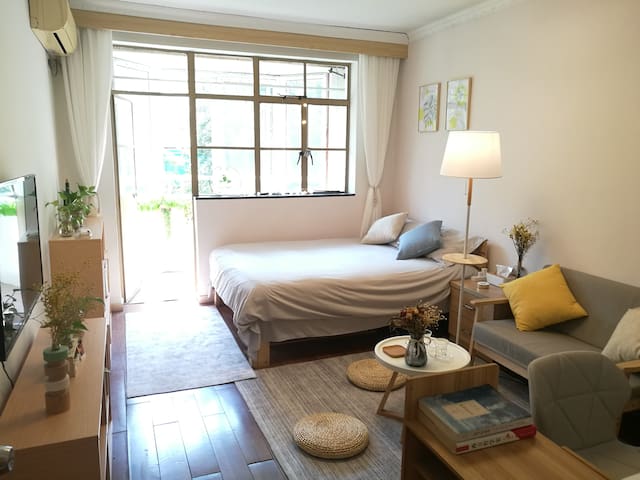 静安寺附近都市清新美宿 市中心核心商圈地段 2号线静安寺地铁站 暂不接待外宾