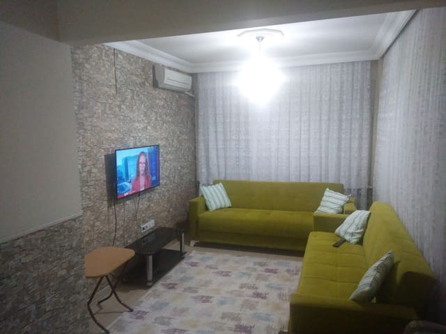 Квартира на улице в центре города.