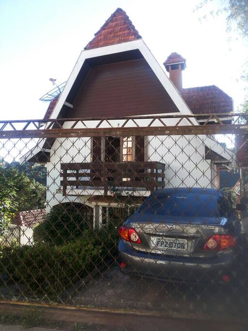 Parte de Trás da Casa c/ Garagem