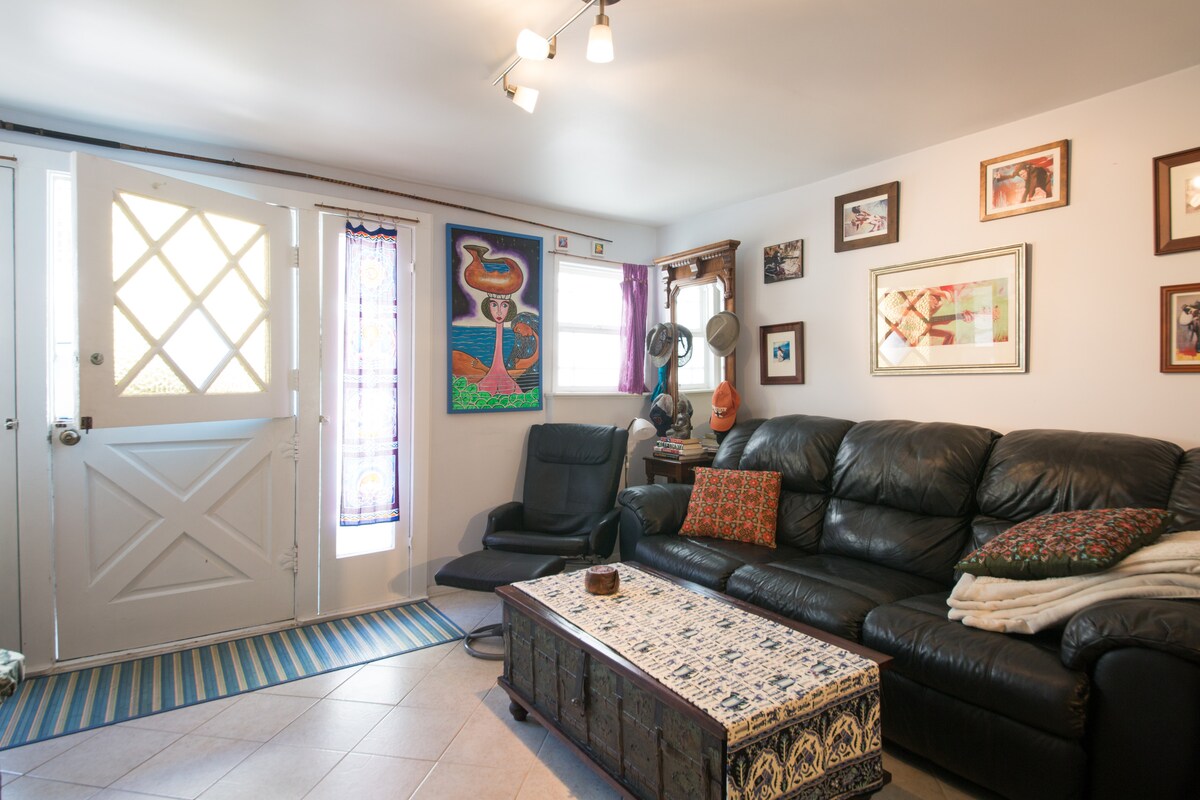 Top Airbnb: Private Beach Getaway with Garden and Work space! in Manhattan Beach