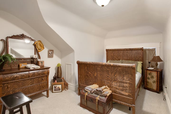 3rd Floor 6th Bedroom