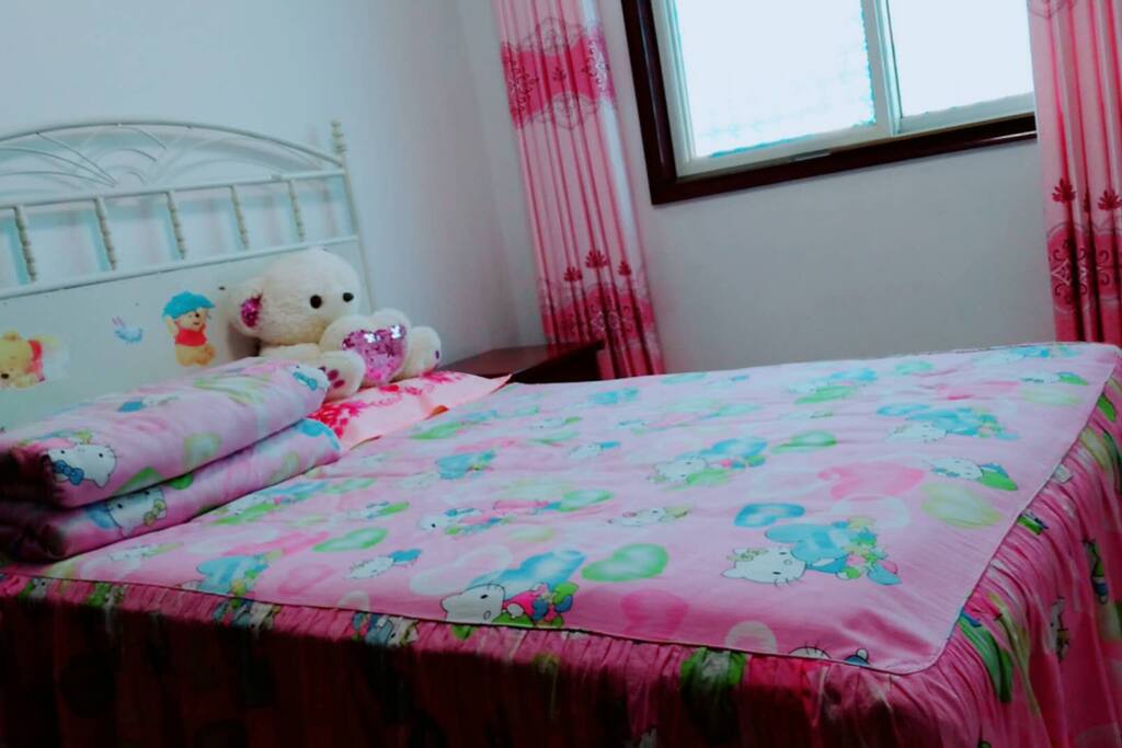 温馨的房间能带给你如同家中一样的暖意