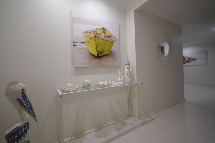 Come Float Your Boat at the Boat House on Newport! gallery image 3