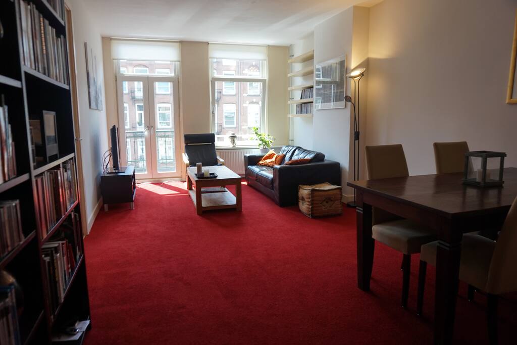 In the spaceious livingroom you can find a nice couch, big screen television (feel free to use the Wii U) and a diningtable