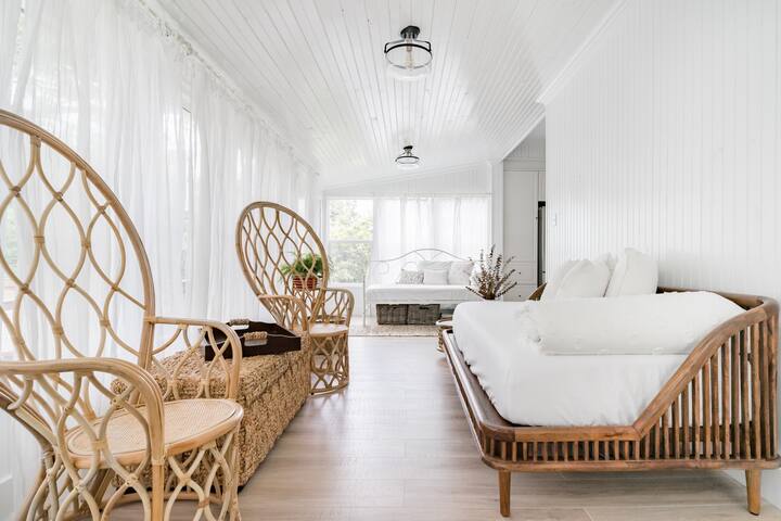 Sunny, Historic Home from Home in Hip Bishop Arts District gallery image 4