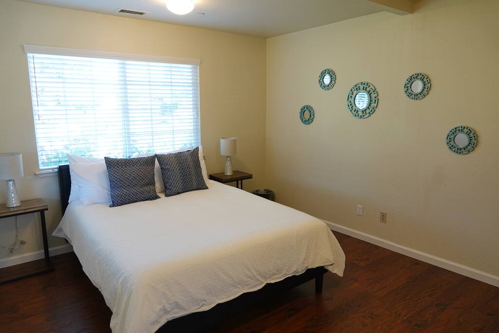 Large bedroom with 10" memory foam bed