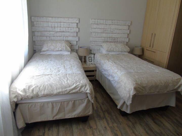 ชั้นล่าง - ห้องนอนที่ 3