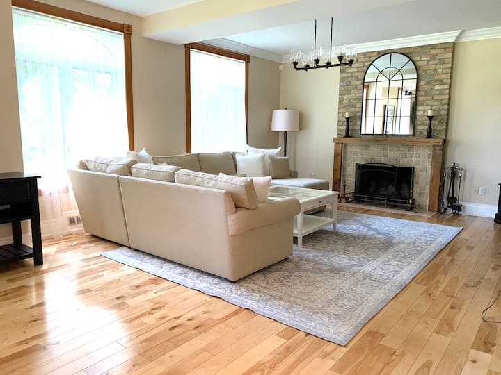 Country Vacation Home On 10 Picturesque Acres - Burlington