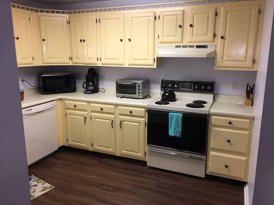 Full kitchen and you can help yourself to coffee & tea