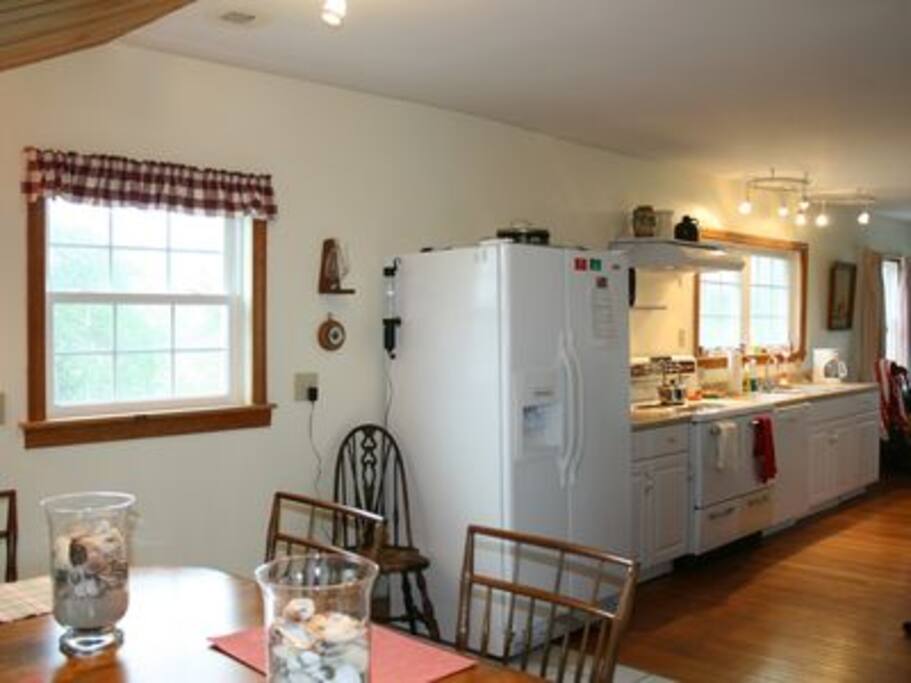 Spacious open kitchen/dining area