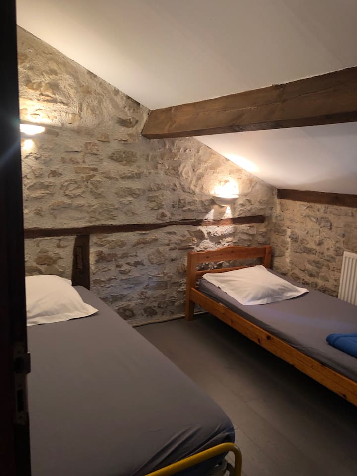 غرفة النوم 2