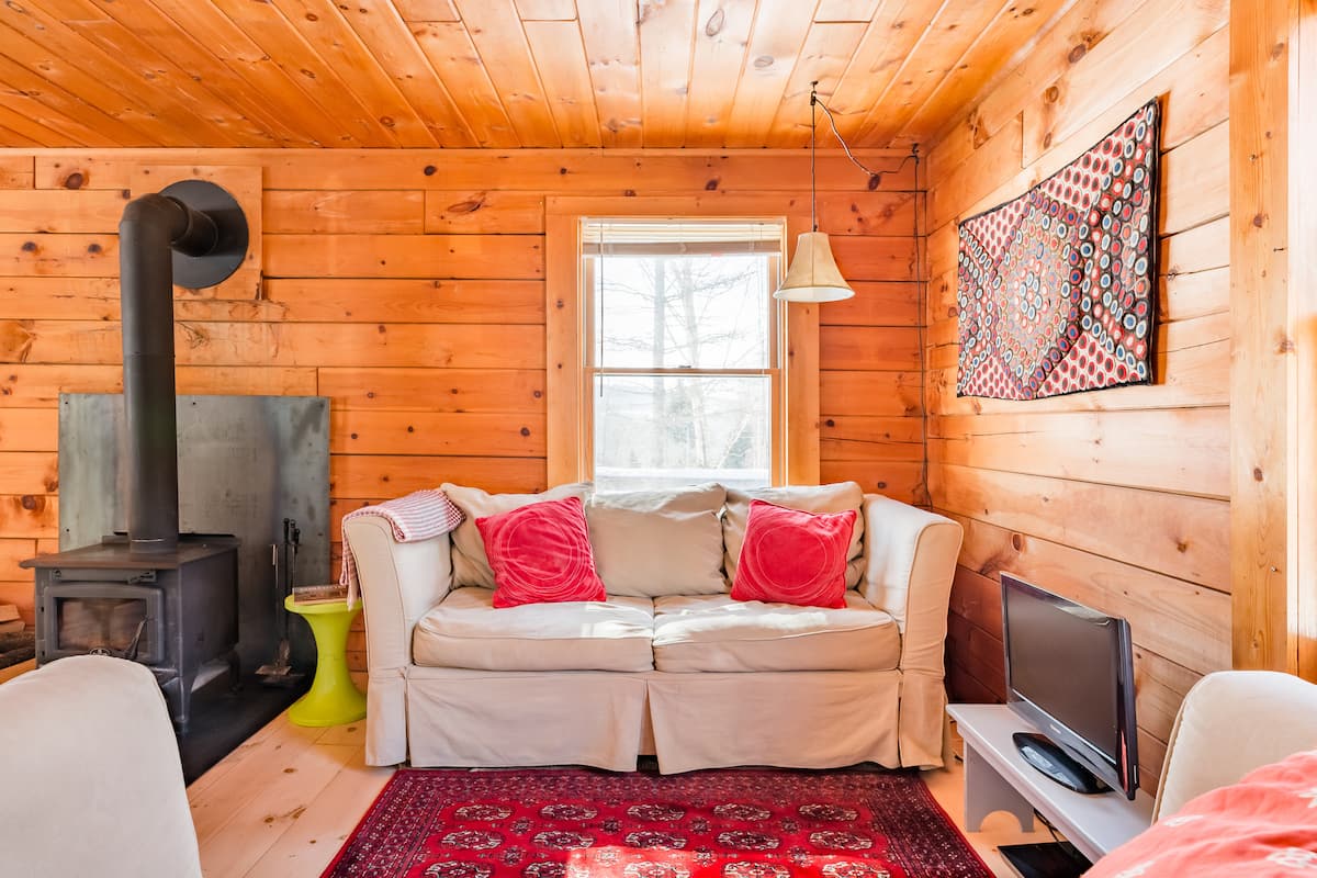 Goodyear Lake Vacation Rentals & Homes Milford, NY Airbnb