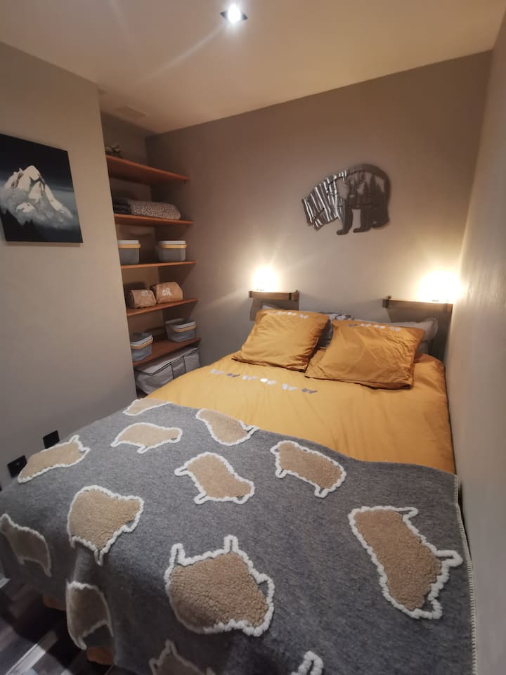 独立房间很小。 