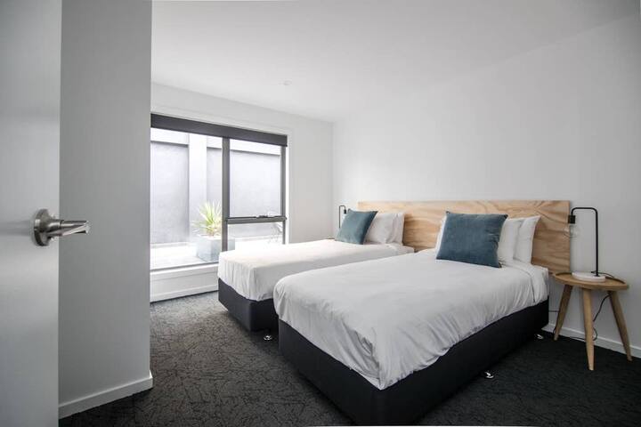 Change Overnight – World Changer – Penthouse gallery image 5