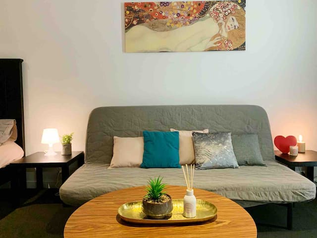 The Onyx studio in Melb CBD- FREE TRAM POOL GYM