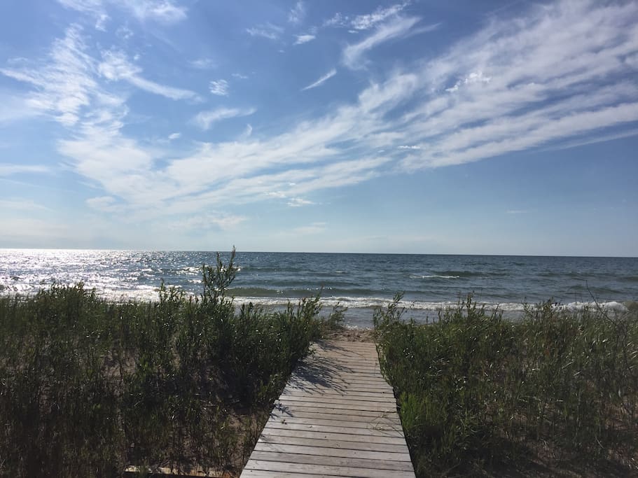 boardwalk to the beach
