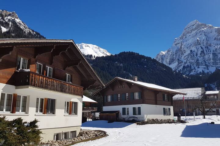 Chalet near Simmenfällen and Lenk