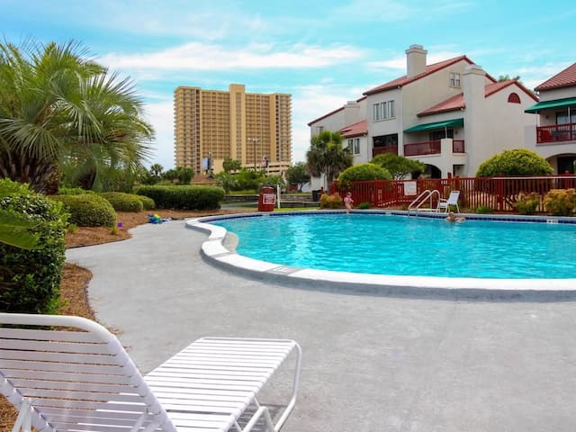 Resort Studio on Lagoon,1 Block to Beach