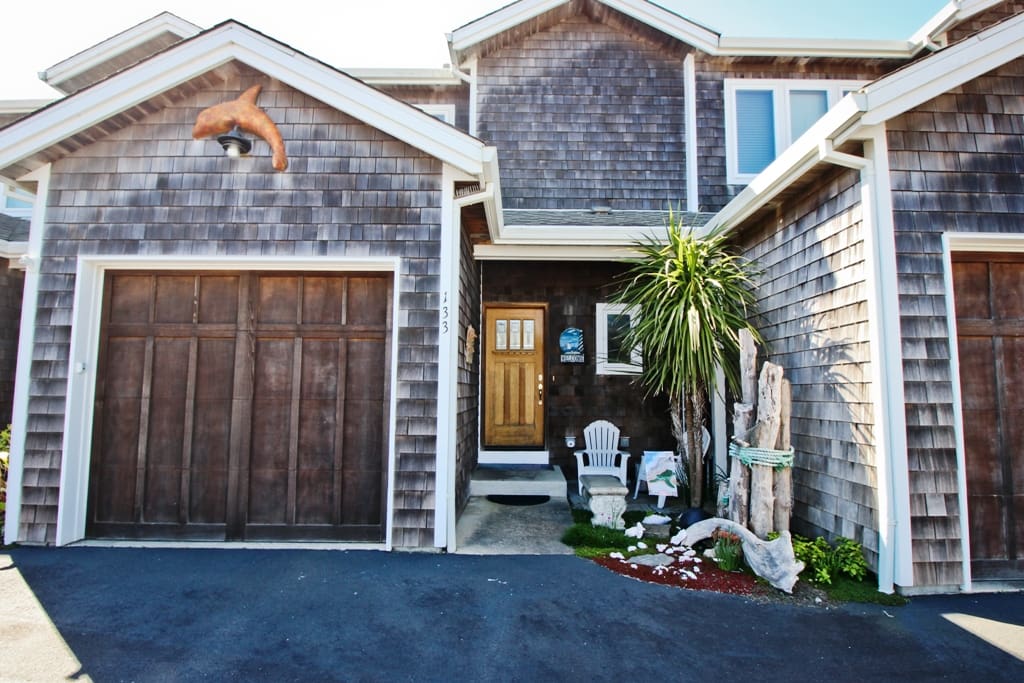 Landscaped entry into Pacific Paradise