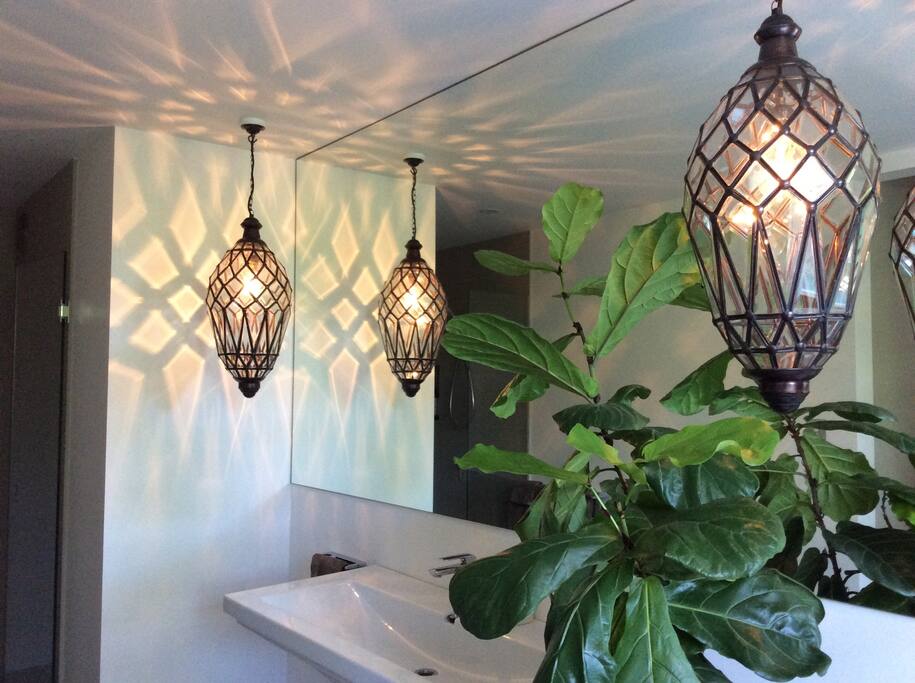 These bathroom lights create such ambience.