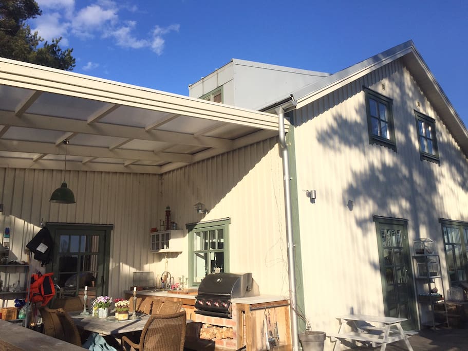 Outdoor kitchen and terrace