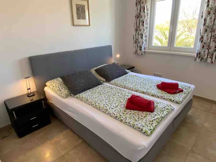 Kreveti s oprugama visoke kvalitete koji jamče dobar san.