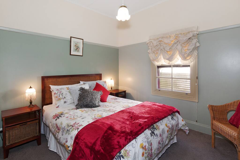 There are 2 bedrooms with Queen beds