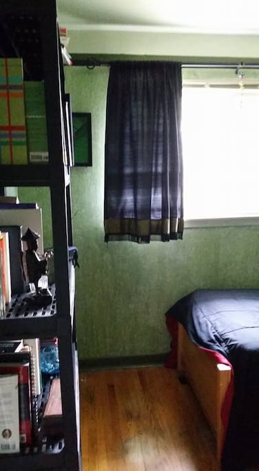 Spotless room for single male or female