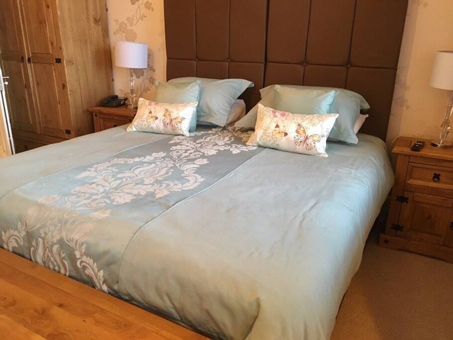 Guest room