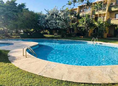 Westmoorings. Pool /security 2 rm - 1 bed/bthrm