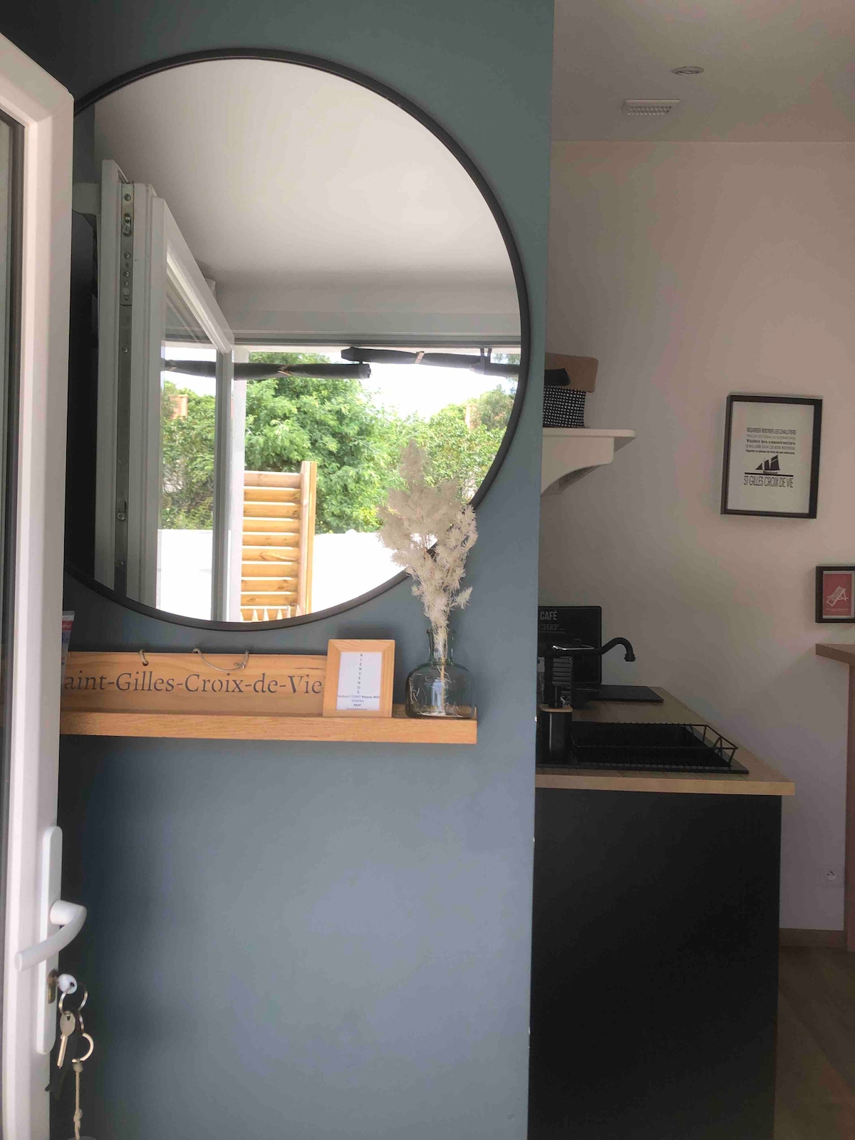 Top Airbnb: Nice sunny studio just a short walk to the beach à Saint Gilles Croix De Vie