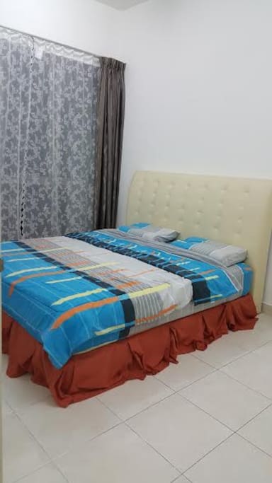 Masterebedroom King Size bed