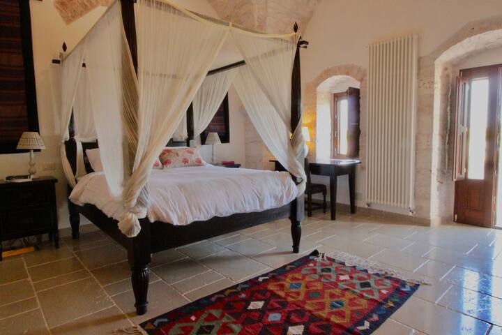 Beautiful masseria near Castellana gallery image 2