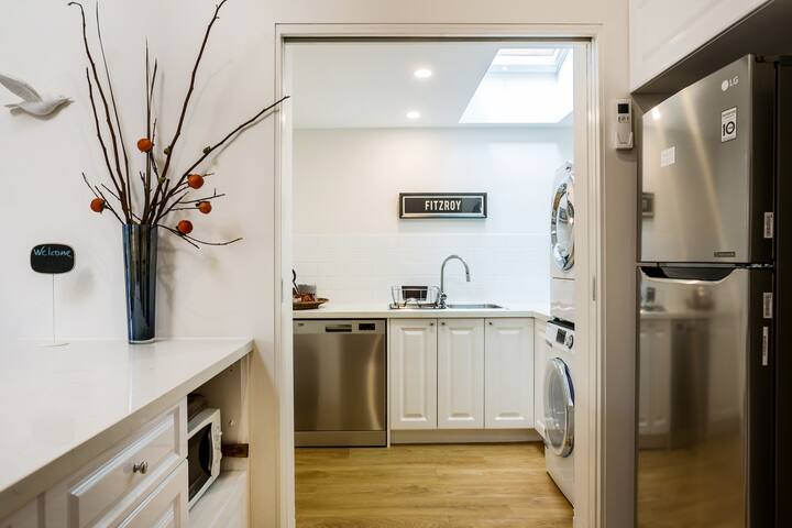 Renovated Terrace in Trendy Fitzroy gallery image 4