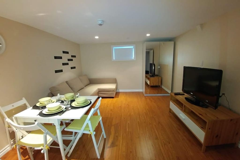 Closet + TV
