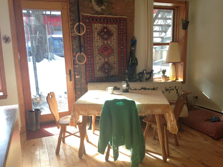 Cute Ground Floor Room in the Heart of the Plateau
