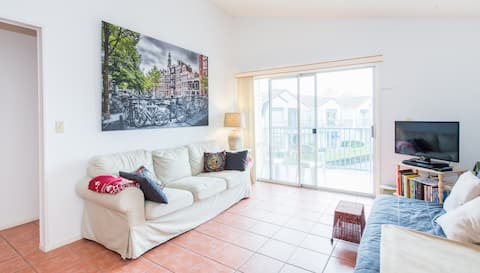 Apartamento cerca de aeropuerto- Wi-Fi y cable TV