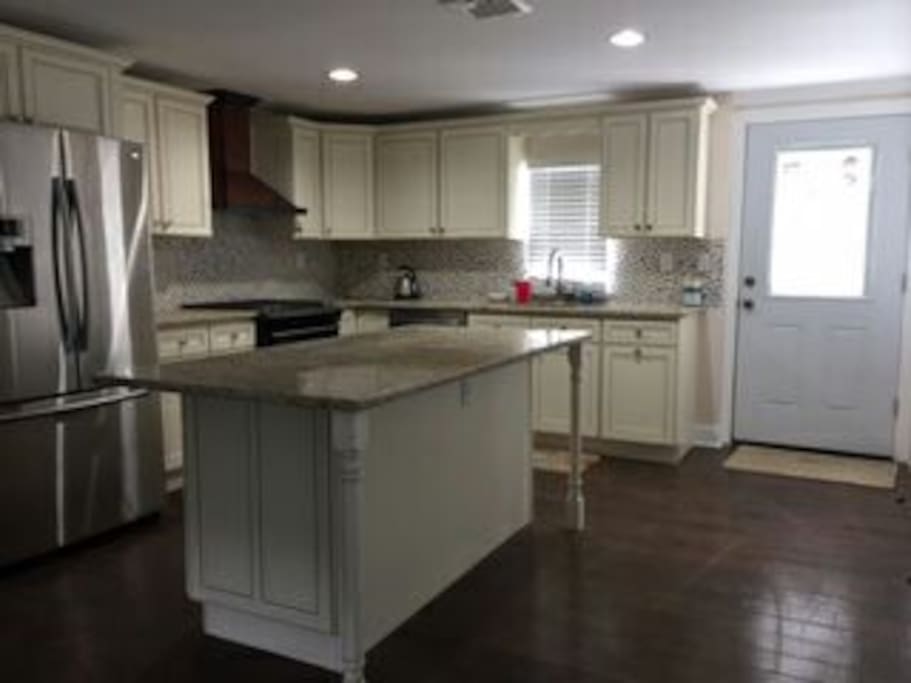 Kitchen to include microwave, dishwasher, refrigerator