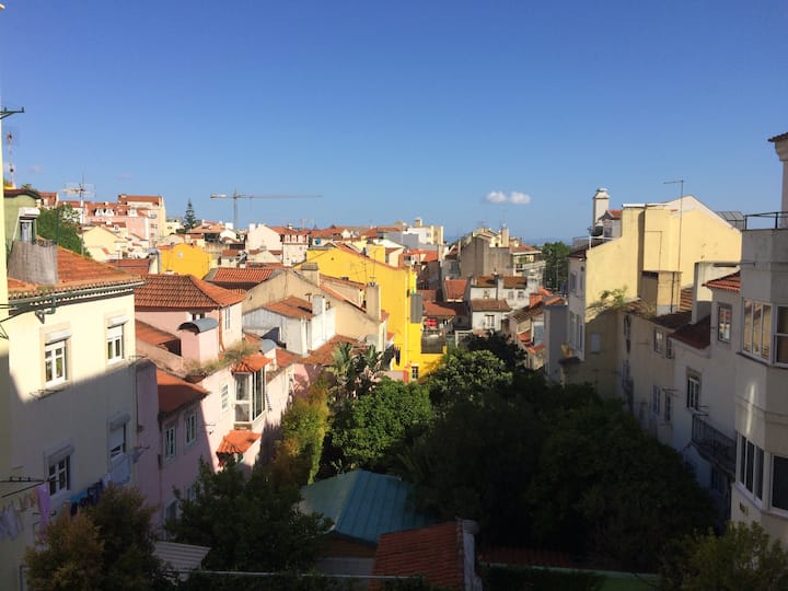 Cozy, Sunny & Soulful Apartment With A View - Lisbonne