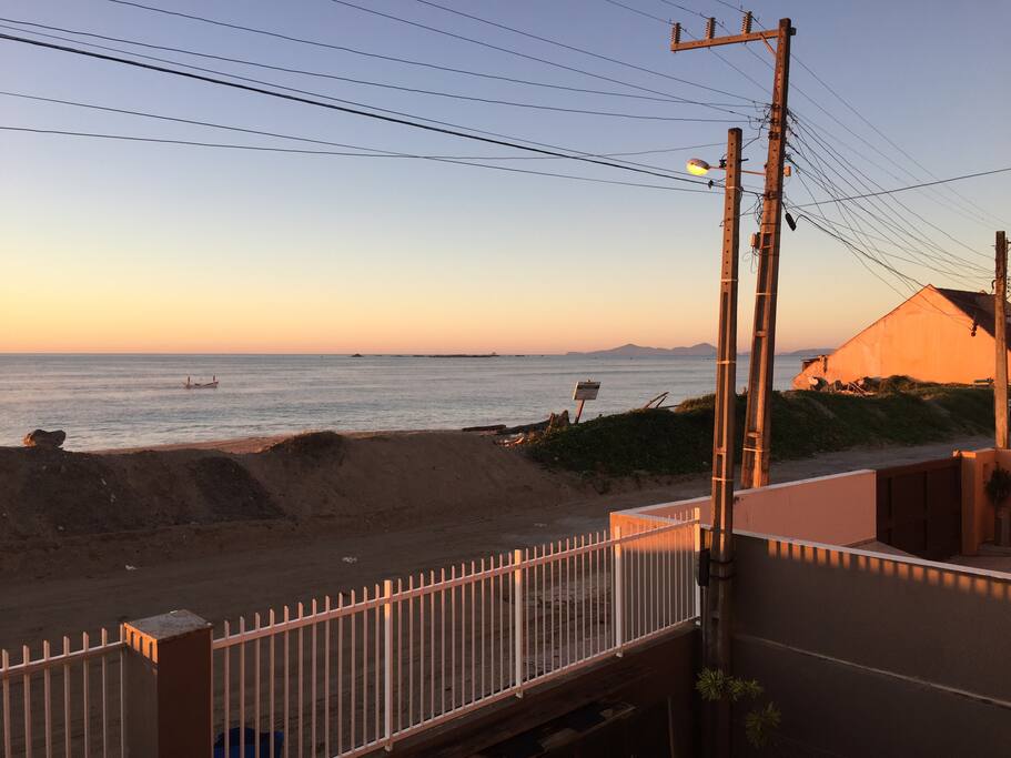Praia da Península - frente da residência.
