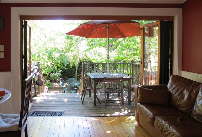 Immaculate Elegant House Downtown NW gallery image 3