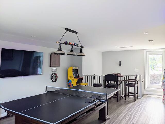 Glen Lake Family Retreat with Hot Tub & Lake View gallery image 3