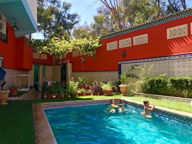 Superbe Villa,piscine tout confort a Alger,Algiers