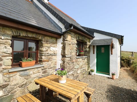 Idyllic Welsh cottage, in the Preseli Hills